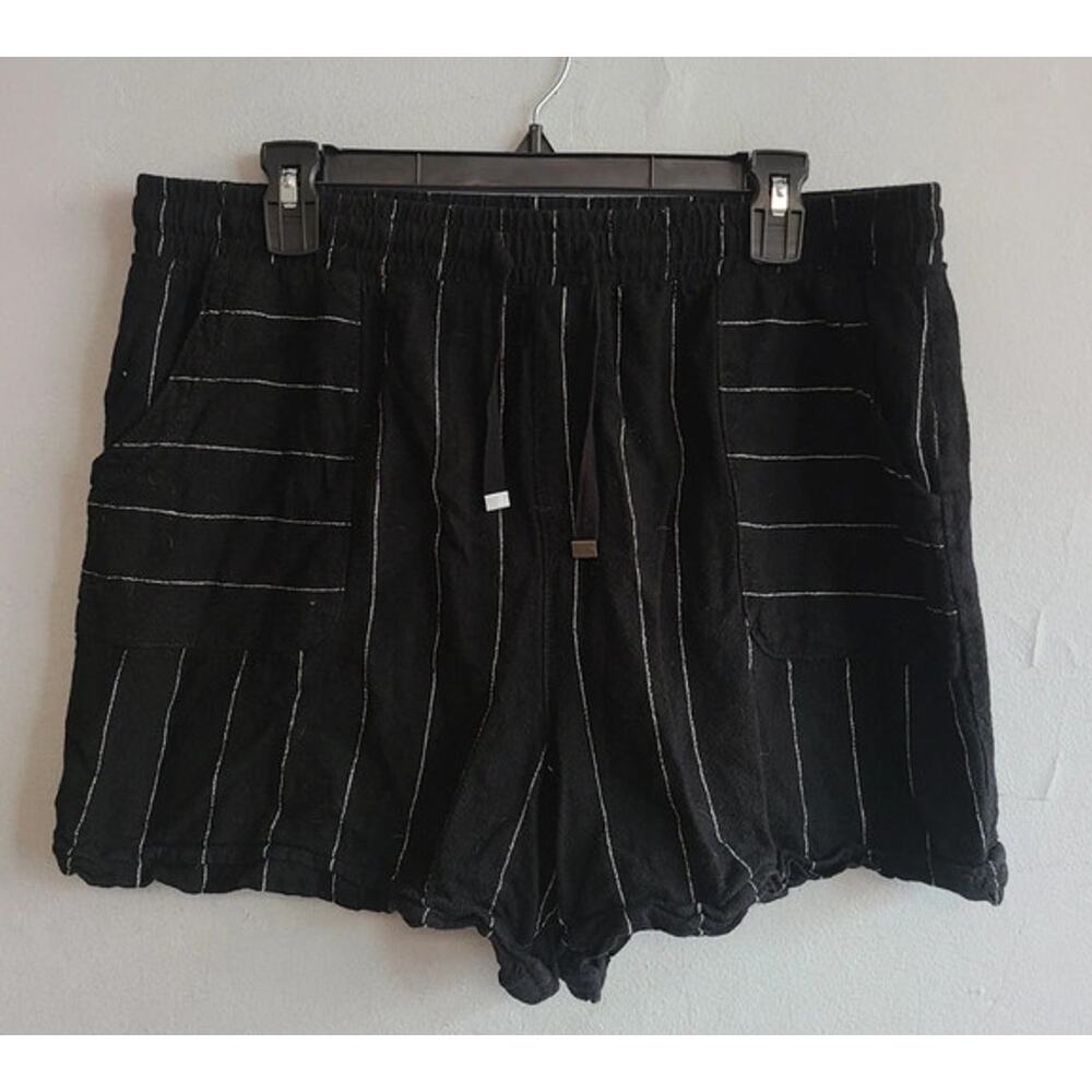 Women's large linen blend paperbag shorts black/white striped